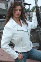 Женская мотоциклетная куртка из белой кожи "Светлый ангел дорог" 