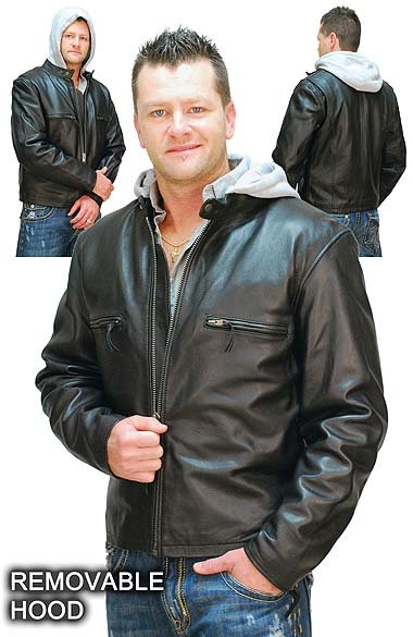 Мужская кожаная куртка в байкерском стиле, с текстильным капюшоном Мужская кожаная куртка в байкерском стиле, с текстильным капюшоном, выполнена из премиальной воловьей кожи, толщиной 1,2-1,3 мм.
Куртка застёгивается на молнию, имеет два нагрудных карманах на молнии, манжеты на молниях, внутренний карман. Сделаны специальные отверстия для вентиляции в подмышках и для более удобного движения обратные складки на спине.
