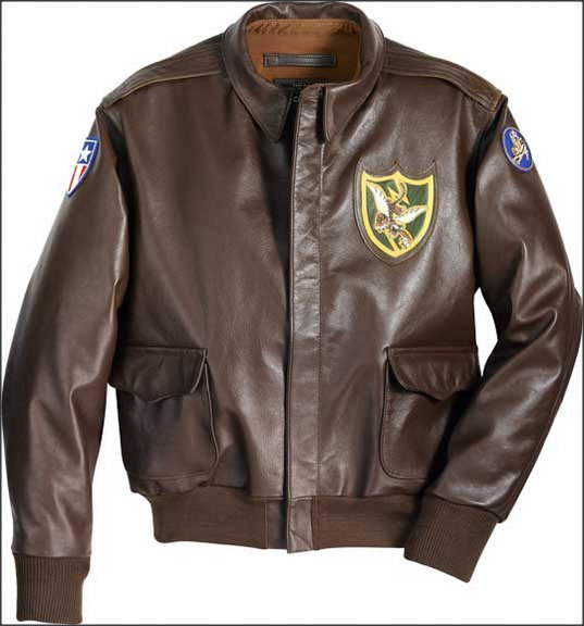 Кожаная лётная куртка ВВС США Flying Tigers A-2 Кожаная лётная куртка ВВС США Legendary Flying Tigers A-2 - эта куртка посвящена легендарной американской волонтерской группе (AVG), которая вела боевые действия на Тихоокеанском театре военных действий во время Второй мировой войны.