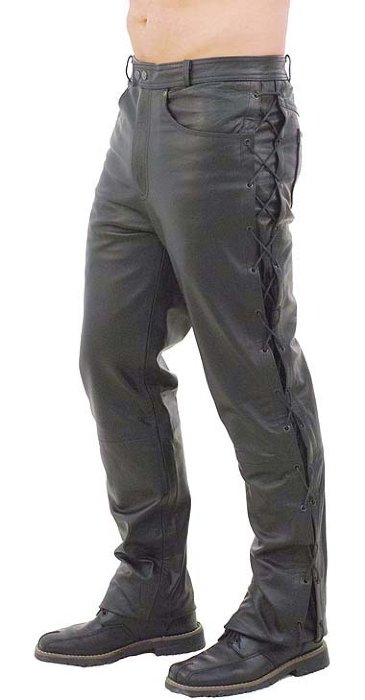 Кожаные байкерские штаны с боковой шнуровкой Кожаные мужские штаны сделанные в классическом джинсовом стиле с пятью карманами. Штаны выполнены из премиальной толстой буйволиной кожи толщиной 1,3 мм. Подкладка из нейлона. Боковая шнуровка. Длина по внутреннему шву - 34 дюйма. Ширинка на молнии и застёжка пояса на две кнопки. Эти штаны являются бестселлером у байкеров в США.
