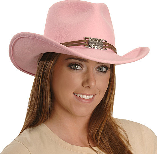 Женская ковбойская шляпа Reba Pink Wool Felt Женская ковбойская шляпа Reba Pink Wool Felt сделана из фетра и имеет приятный розовый цвет. Шляпа изготовлена в США и имеет простую калибровку : S (6 3/8-6 3/4), М. (6 7/8-7 1/8), L (7 1/4-7 1/2), XL (7 5/8). Эта шляпа является бестселлером в США. Тулью опоясывают две кожанных полосы, которые соединяет бляшка с цветочным орнаментом спереди.
Тулья шляпы 4 дюйма, поля шляпы  3 1/4 дюйма. В этой шляпе можно и на лошади покататься и в клуб сходить, везде вы привлечёте к себе внимание и вызовите восторг.

Доставка осуществляется со склада производителя в течение 35-45 дней после 100% оплаты заказа.

