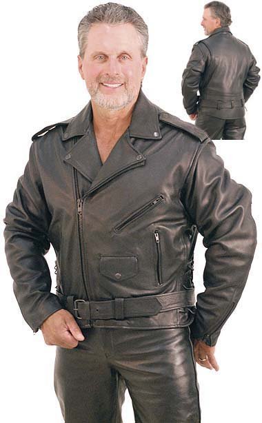 Байкерская куртка-&quot;косуха&quot; удлиннённая сзади, из кожи быка, толщина 1,3 мм. Классическая, тяжелая, чёрная байкерская куртка -"косуха" из кожи Буффало толщиной 1.3 мм с удлинённой задней частью для лучшей поддержки спины. Эта куртка мотоциклиста оснащена тремя передними карманами на молниях, плюс карман для зажигалки Zippo на кнопке. Манжеты рукавов на молнии, несколько внутренних карманов, боковая шнуровка для точного подгона размера. Модель продаётся в США с 1979 года и неизменно пользуется популярностью и по сей день.